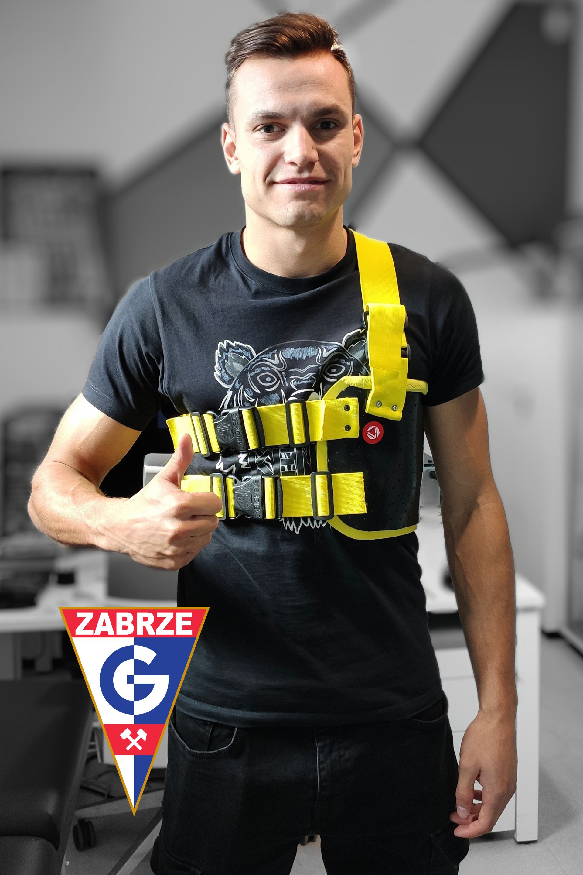 Ochraniacz żeber dla Adriana Gryszkiewicza z Górnika Zabrze