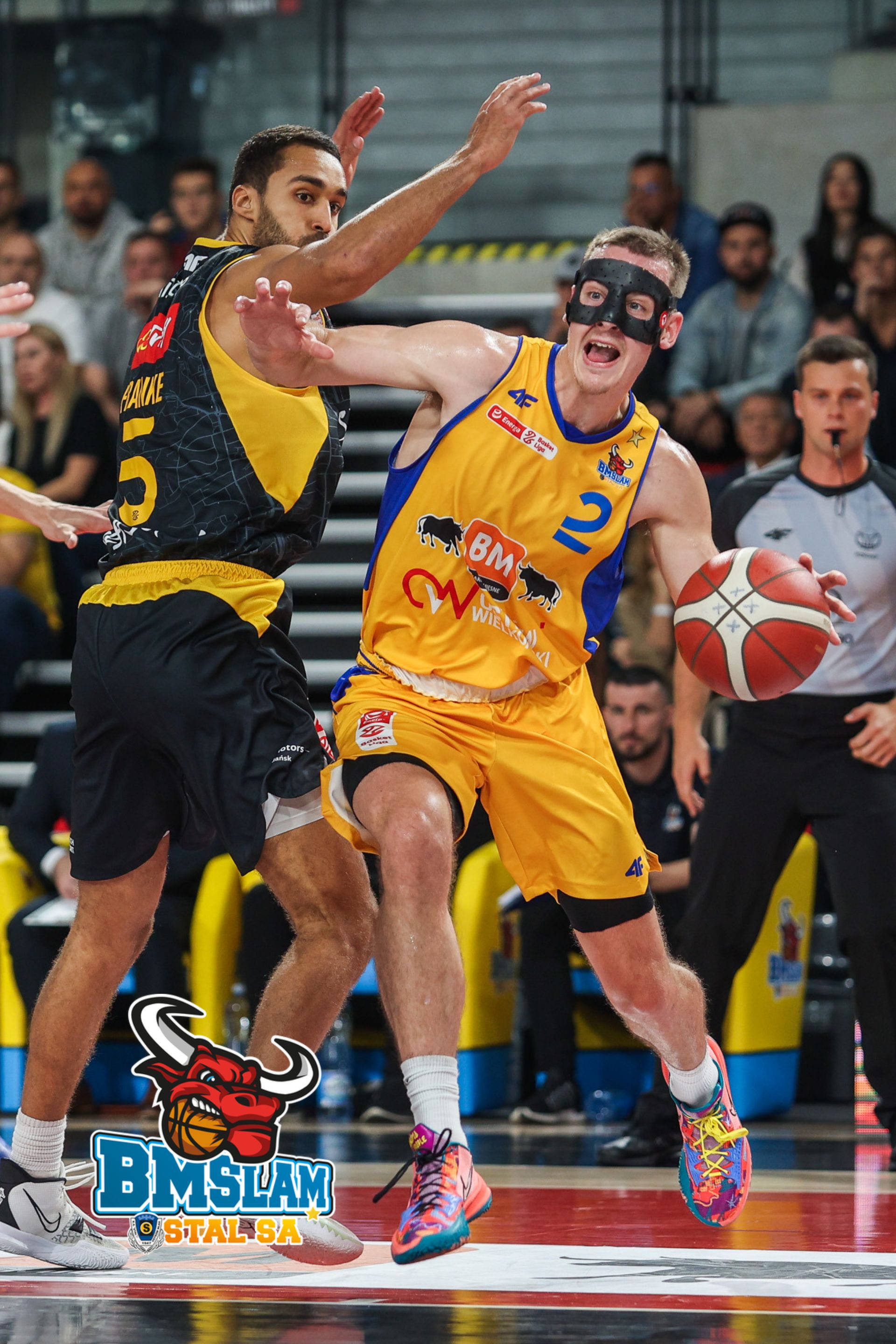 Face protector for Trey Drechsel a player of BM Slam Stal Ostrów Wielkopolski