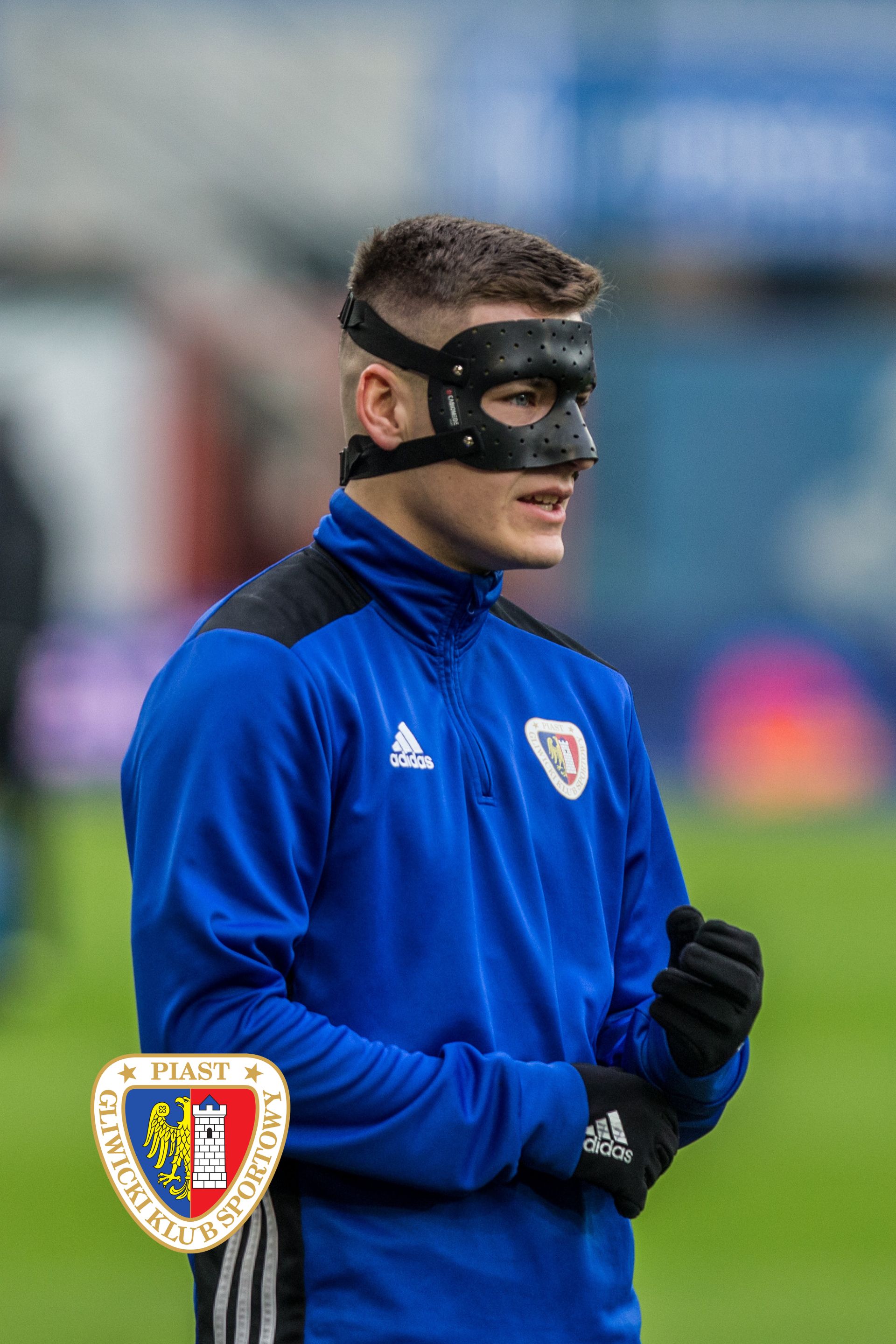 PROTECTIVE MASK FOR ARKADIUSZ PYRKA OF PIAST GLIWICE
