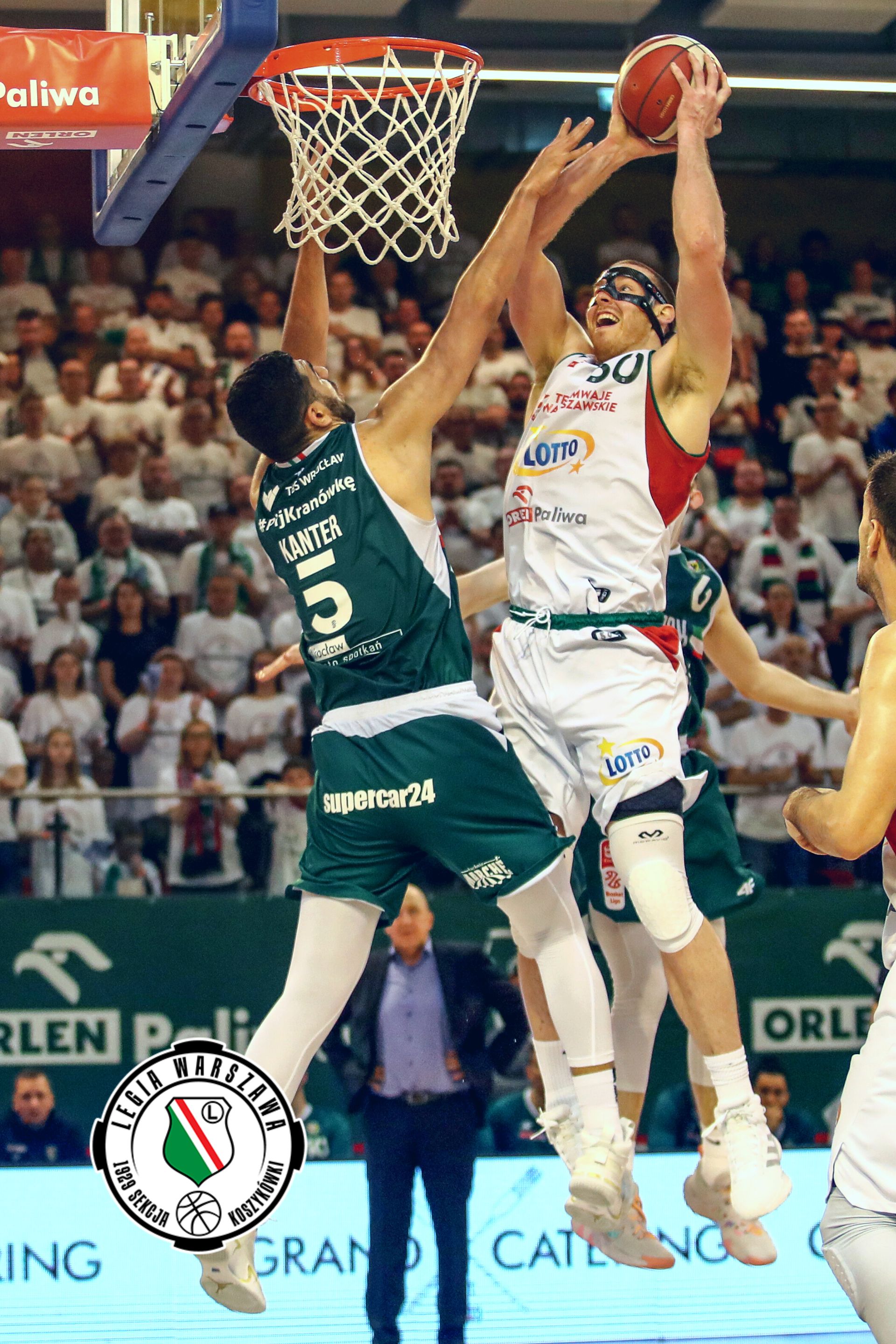 MASK FOR BASKETBALL LEAGUE FINALS FOR ADAM KEMP OF LEGIA WARSAW BASKETBALL SECTION